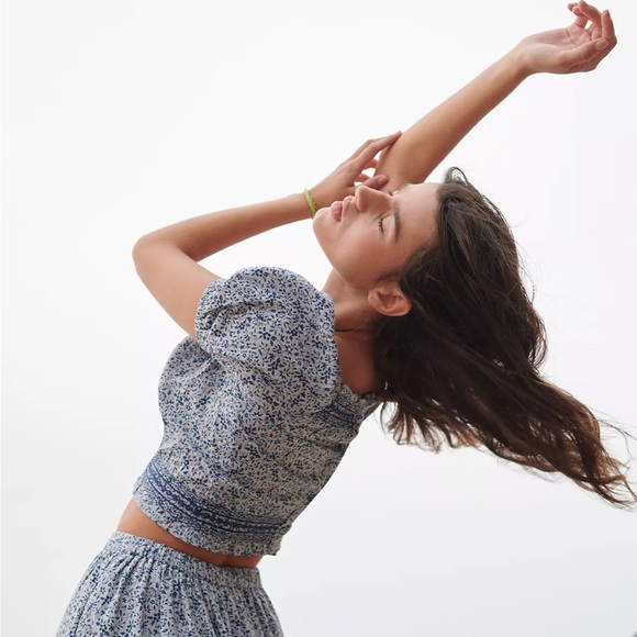 Madewell Tops - Madewell Blue Floral Puff-Sleeve Crop Top